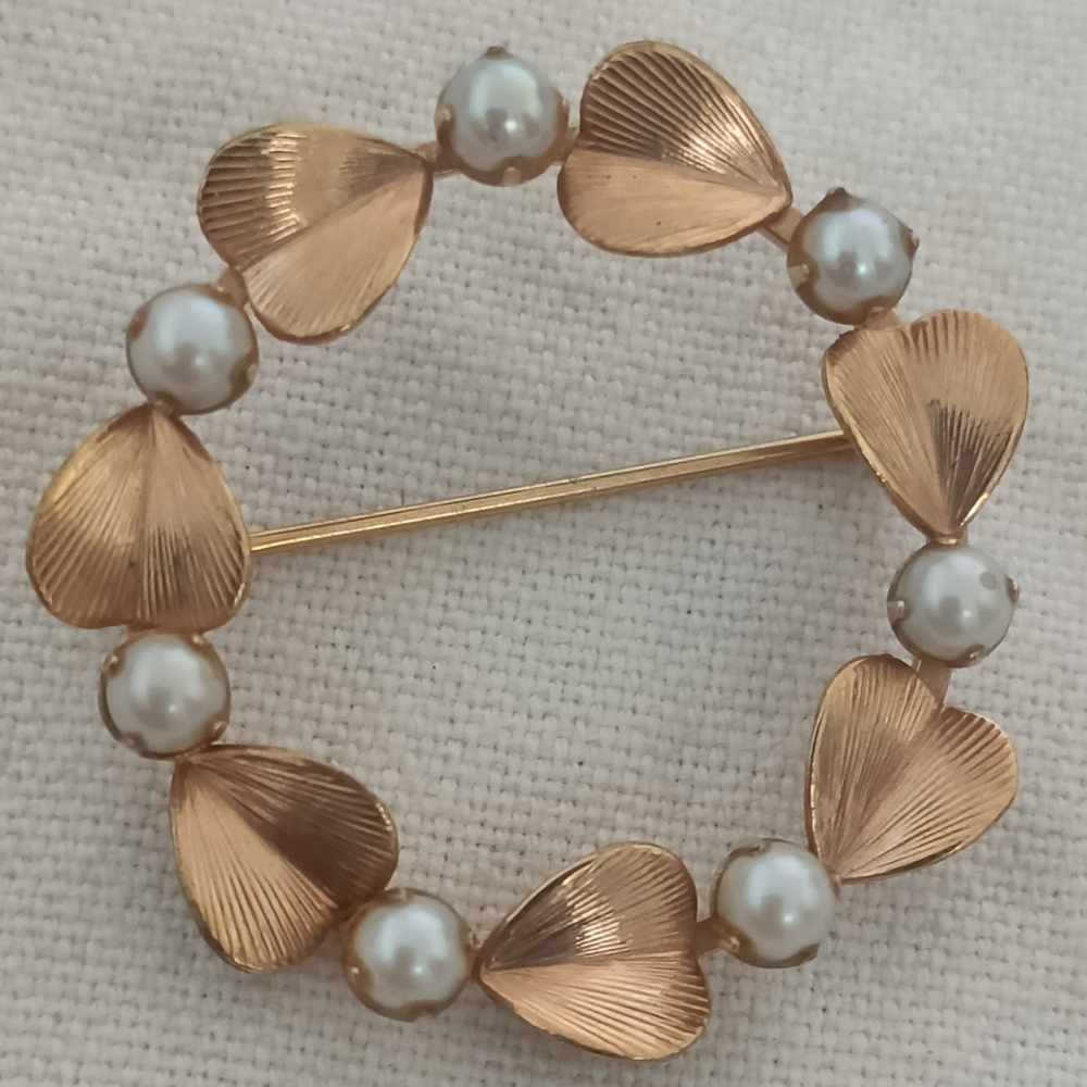 Gold-Tone Heart Wreath Brooch with White Pearls